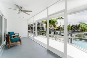 Waterfront Retreat Views, Pool, Hot Tub, Gym Walk to Beach & Boca Resort!
