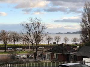 106 Brynmill - Room 6 - Sea views
