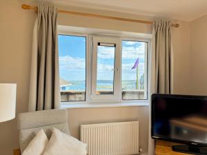 Oceanfront Gem Overlooking Cobh