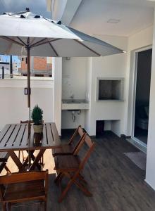 Ap com piscina privada 400m da praia de Palmas - 0163