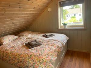 Havbris apartment with sea view in Borhaug, Farsund