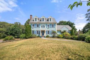 Classic Cape Walk to Red River Beach