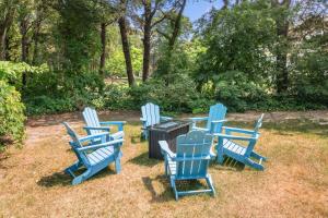 Classic Cape Walk to Red River Beach