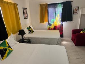 Pearl of the City JAMAICA PEARL