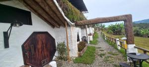 Hobbit Hotel El peñol Guatapé