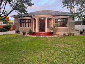 La Maison On 3rd Guesthouse - 3hvězdičkové hotely ve městě Port Elizabeth
