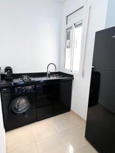 Casa Negra Modern Retreat Near the Beach