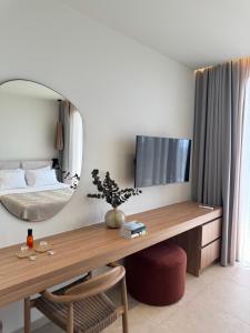 The Little Crab Suites