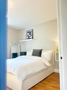 Cobh Comfort by the Sea