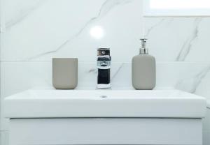 Brand New Luxury 1 Bedroom Apartment