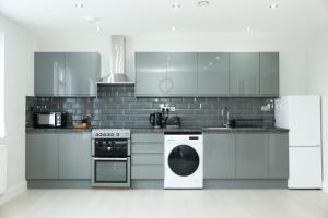 Brand New Luxury 1 Bedroom Apartment