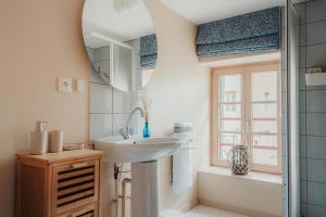 Maisons de vacances La Maison Rouge de Givet : photos des chambres