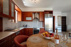 Light House Chania - 5 Min to Beach and Free Parking