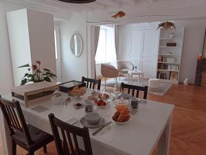 B&B / Chambres d'hotes La Maison d-Aurele : photos des chambres