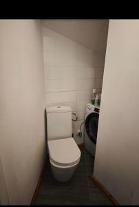 Chambre dhôte chez Thibault à proximité des pistes 200 M départ depuis le Fournet et nombreux itinéraires de randonnées au pied de limmeuble