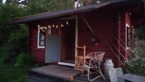 Rentukka - Sähköttömät Yöpymismökit - Off-grid Cottages