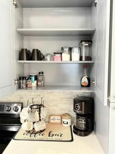 Modern Miami Retreat, Hot Tub and Gazebo Oasis