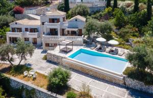 Villa Ionia with pool and sea view