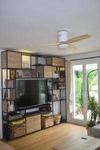 Boho style apartment - 8 mins from Paris Center - Garden and underground parking