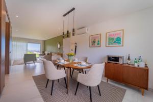 New Luxury Apartment, Sea View with Pool & Gym