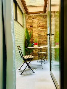 Mediterranean Flat next to the Historic Center