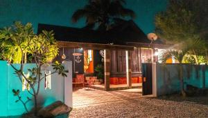 Dukes Barefoot Langkawi Beach House - Ubytování bez kategorie ve městě Pantai Cenang