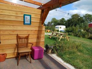 Retro caravan het Uiltje nabij het Sneekermeer