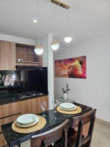 Medellín te Espera Modern & Central Apartment for Travelers