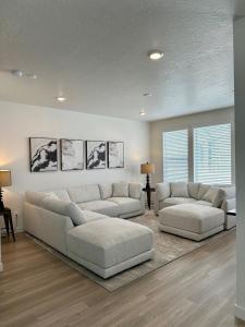 Great Location Sleeps 8 with 5 Beds and 3 Baths