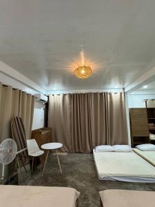 Dee Siargaonon Family Room