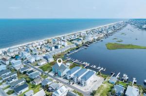 Reel Time Off NEW 3BR 3BA Pool Boat Slip Gear Walk to Beach