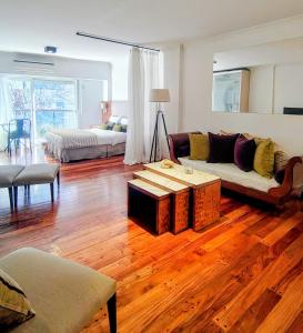 Recoleta Luminoso y completo departamento