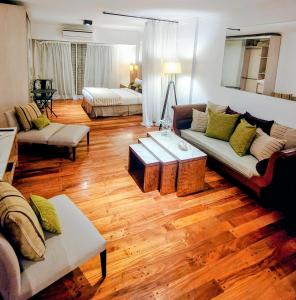 Recoleta Luminoso y completo departamento