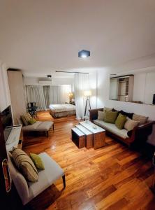 Recoleta Luminoso y completo departamento