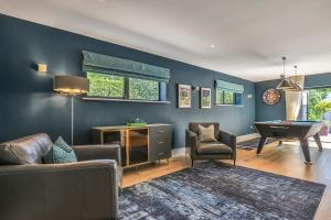 Avon House - modern family home