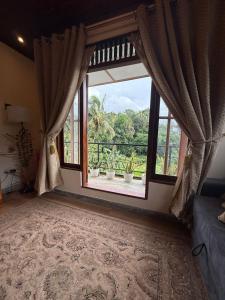 Cozy Hideaway and Quiet Rooftop in Beautiful Kandy
