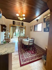 Cozy Hideaway and Quiet Rooftop in Beautiful Kandy