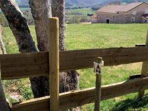 Maisons de vacances Gite 4 pers, terrasse & jardin, pres des Bois Noirs - FR-1-496-348 : photos des chambres