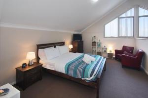 Marina Edge-Kayaks, Bikes x2, BBQ, Private Jetty