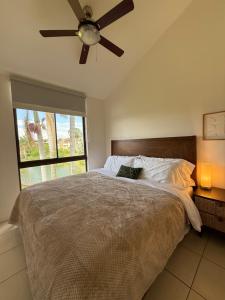 CR MARIPOSA RENTALS Brand New lake view Penthouse with office space