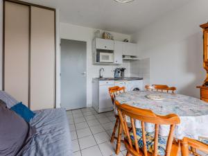 T2 cabine à 250 m de la plage à Biscarrosse avec balcon plein sud et parking - FR-1-521-246