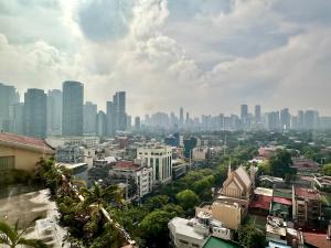 55-SQM Urban Cabin in Poblacion Makati