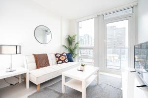 Bright Condo with AC and Parking near Science World for 4 Guests - Ubytování bez kategorie ve městě Vancouver