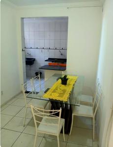 Ap familia entre a orla e o shopping