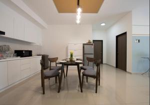 Melacca 3 Bedroom Family Suite-5min to Jonker#14pax