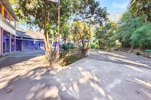 RedDoorz near Terminal Bus Tingkir Salatiga