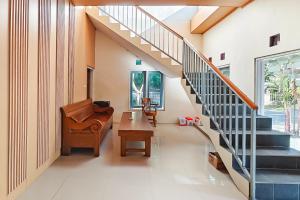 RedDoorz near Terminal Bus Tingkir Salatiga