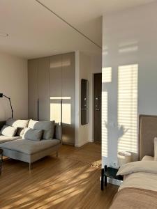 Top of River Bastionai, Self Check-in