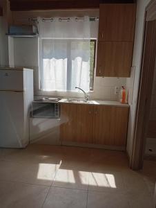 Mountain View Home Asprogerakata