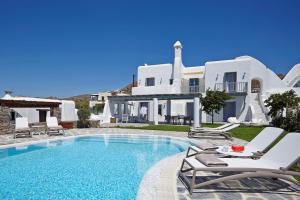 Aqua Breeze Villas on the beach Naxos Greece